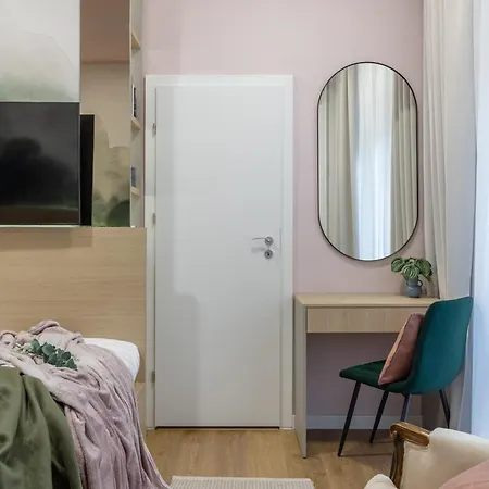 Apartment Holt Luxury Piata Romana 2br Urban Sanctuary