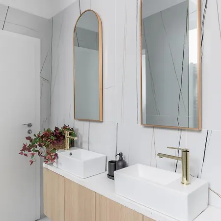 Apartment Holt Luxury Piata Romana 2br Urban Sanctuary
