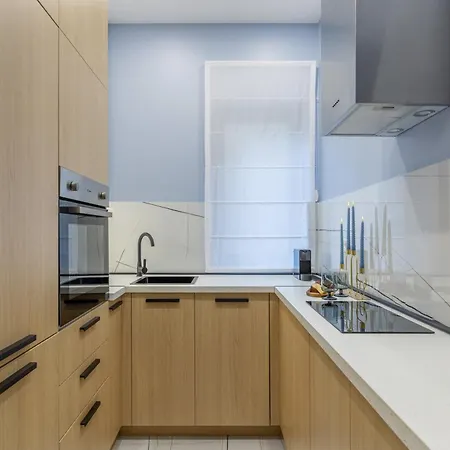 Holt Luxury Piata Romana 2br Urban Sanctuary Lägenhet