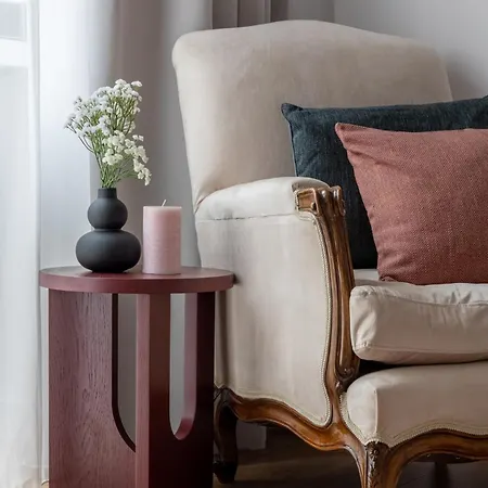 Holt Luxury Piata Romana 2br Urban Sanctuary