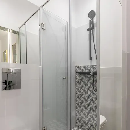 Holt Luxury Piata Romana 2br Urban Sanctuary Bucharest