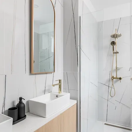 Holt Luxury Piata Romana 2br Urban Sanctuary