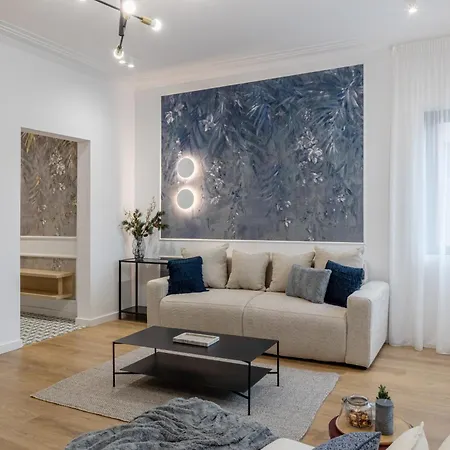 Holt Luxury Piata Romana 2br Urban Sanctuary Lägenhet