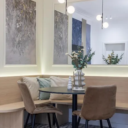Holt Luxury Piata Romana 2br Urban Sanctuary * Bukarest