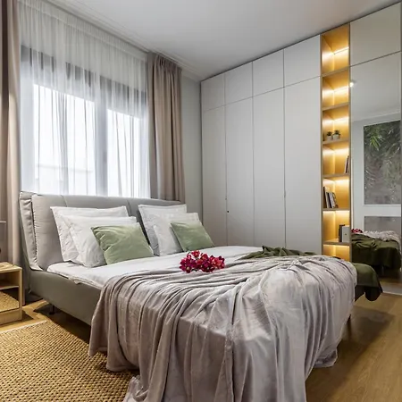 Holt Luxury Piata Romana 2br Urban Sanctuary Bucharest