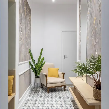 Holt Luxury Piata Romana 2br Urban Sanctuary *