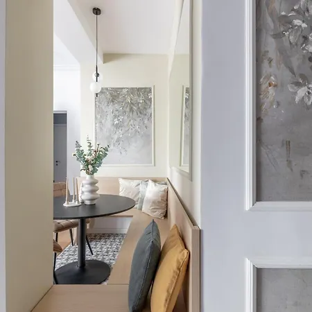 Holt Luxury Piata Romana 2br Urban Sanctuary * Bukarest