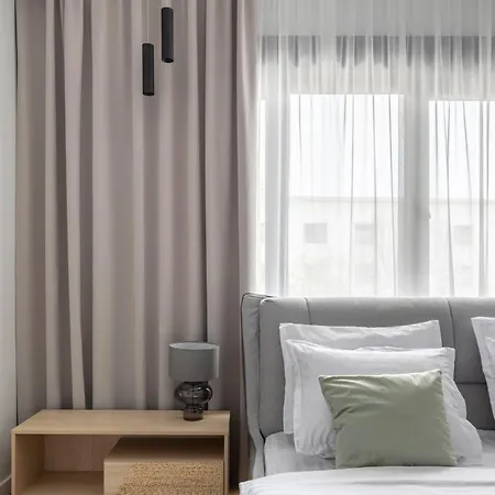 Holt Luxury Piata Romana 2br Urban Sanctuary