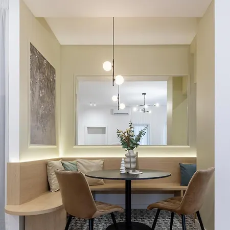 Lägenhet Holt Luxury Piata Romana 2br Urban Sanctuary